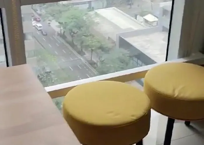 Victoria Bgc With Pool And View Apartahotel *